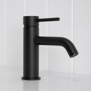Vienna Short Basin Mixer — Matte Black