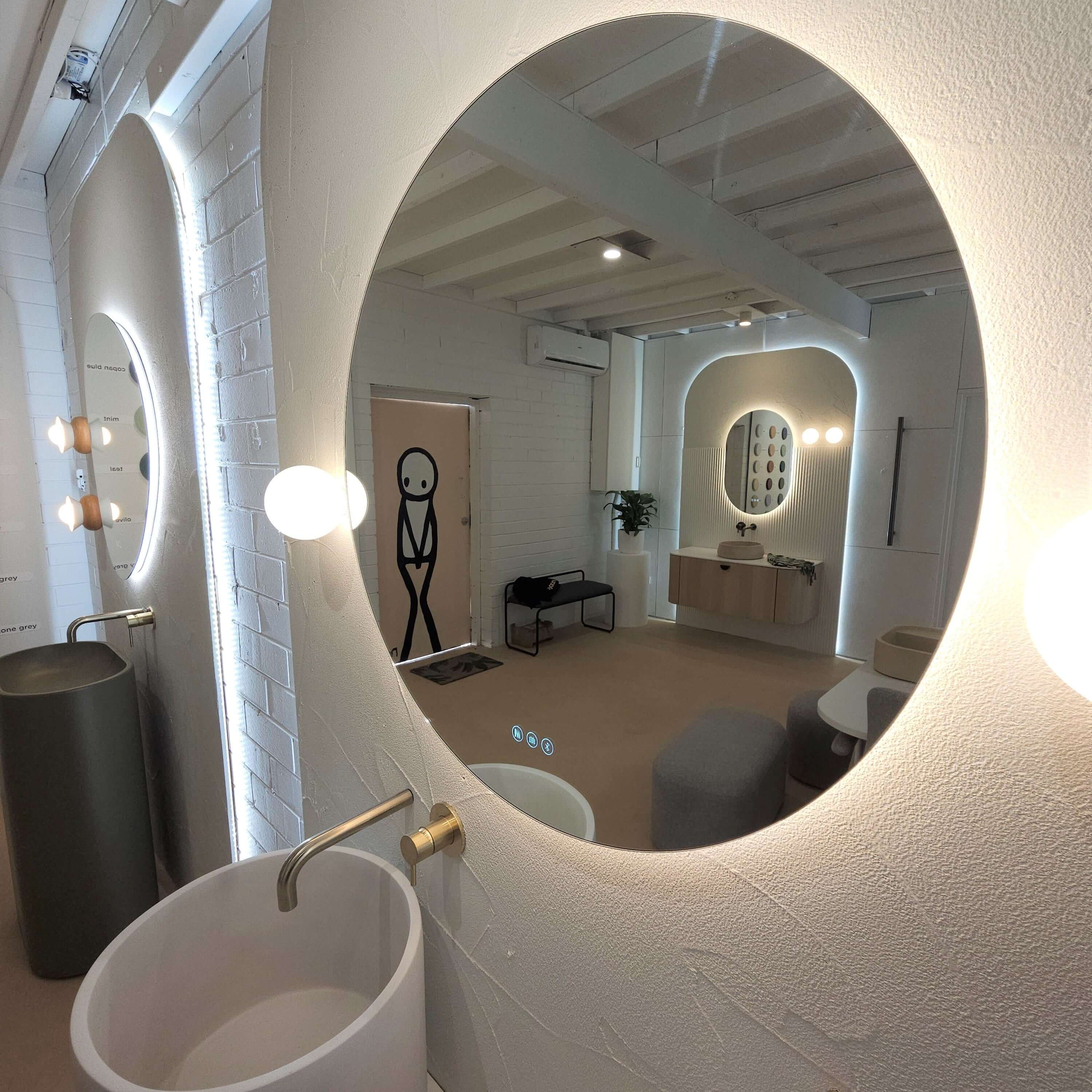 The Amalfi ~ (Lux edition) ~ Invogue Smart mirror