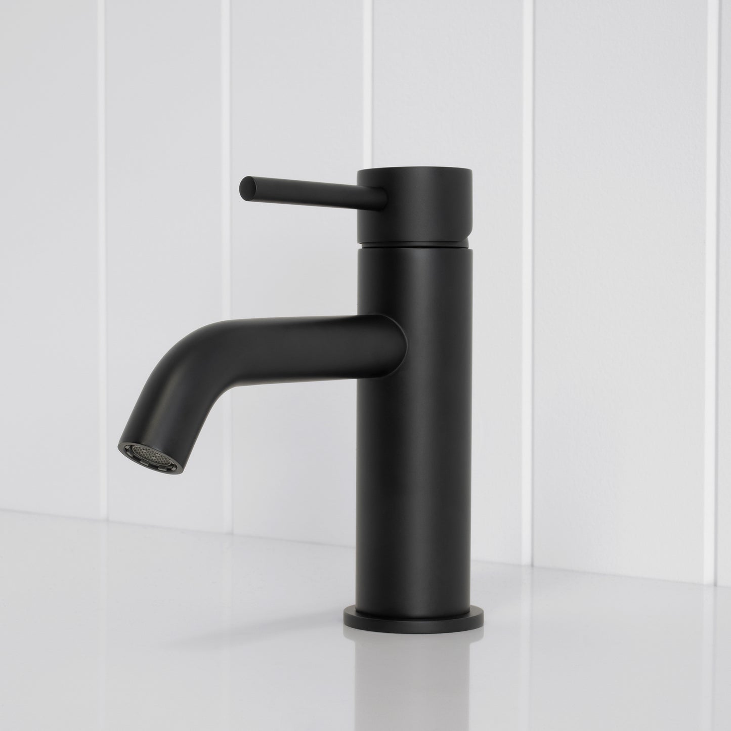 Vienna Short Basin Mixer Matte Black