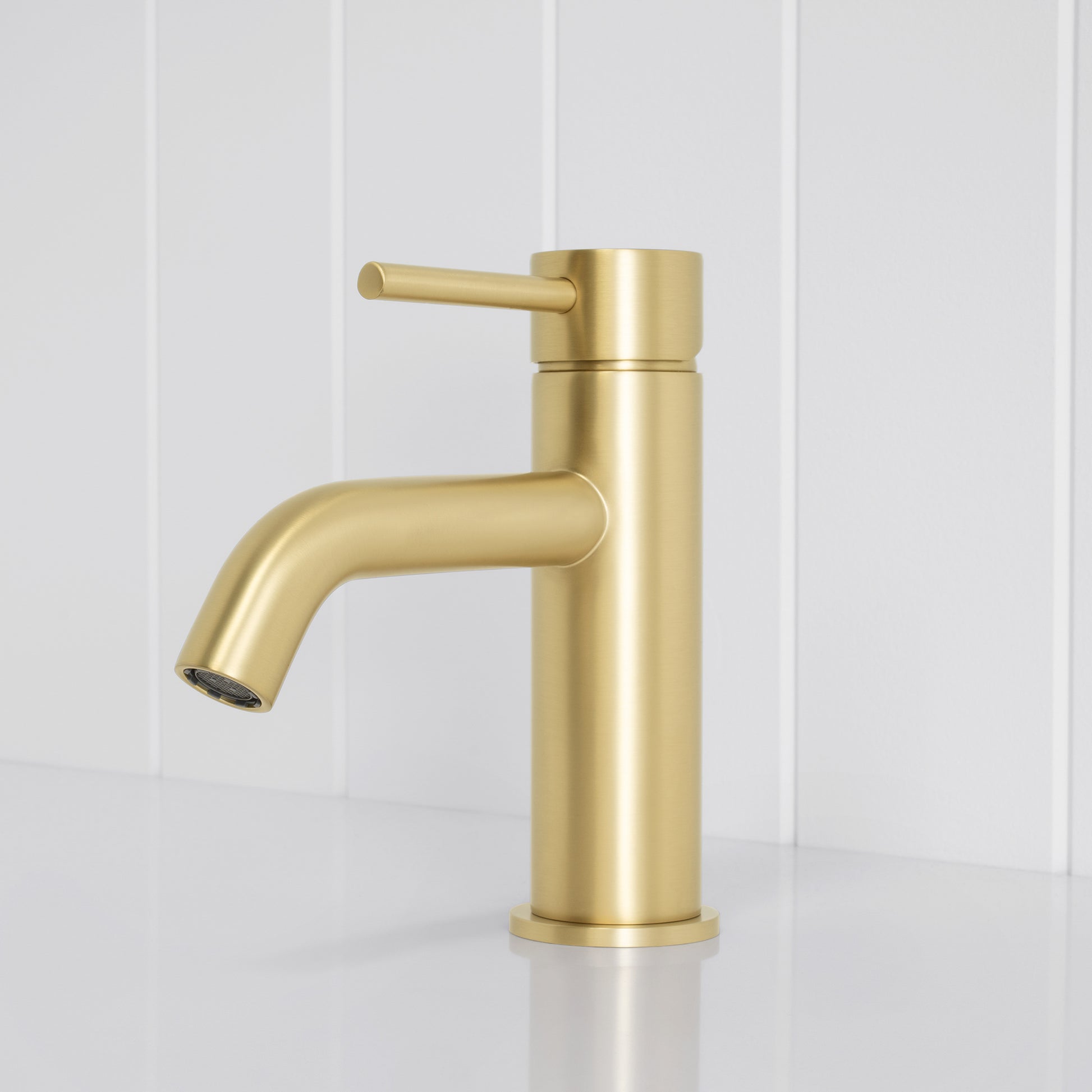 Vienna Short Basin Mixer Brushed Brass