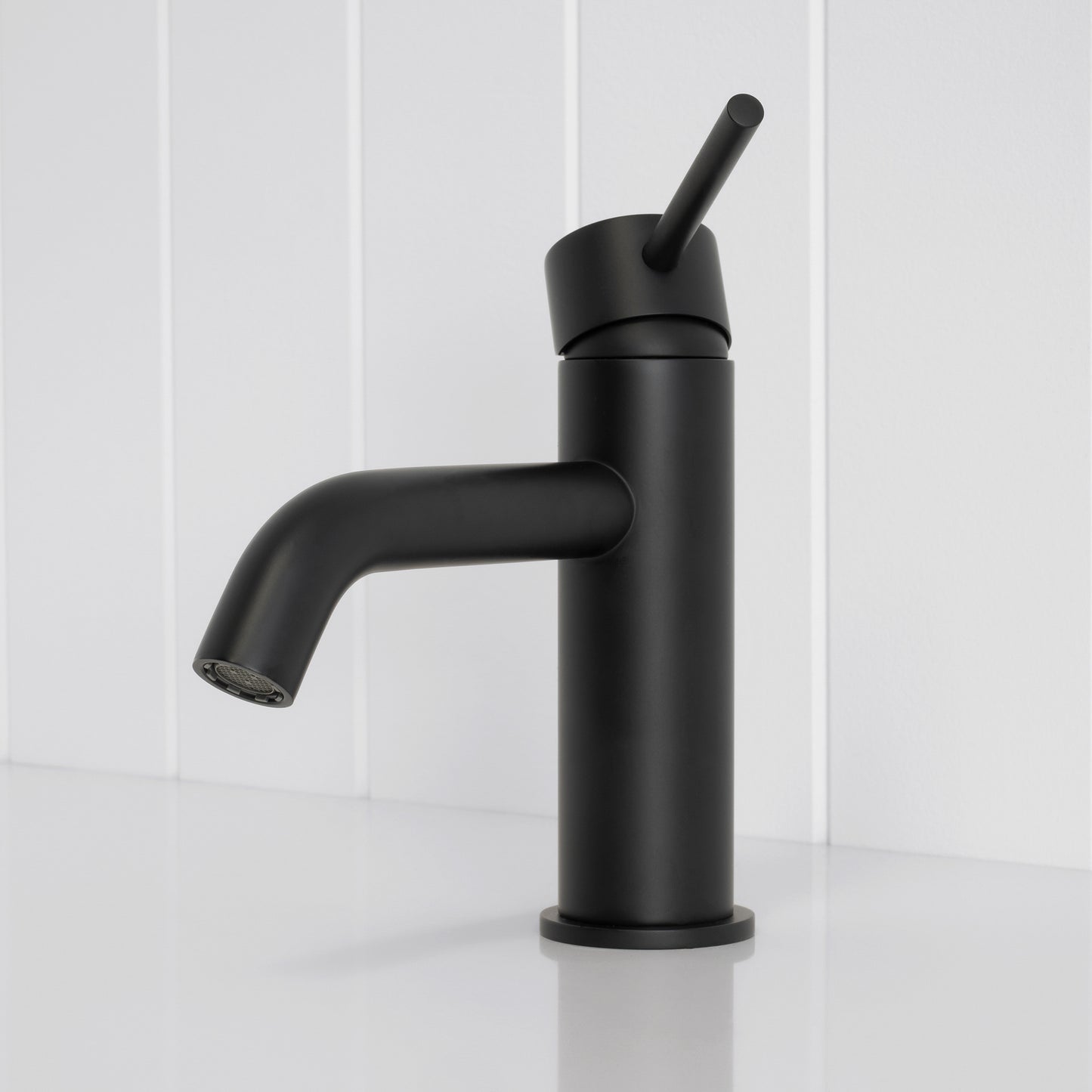 Vienna Short Basin Mixer Matte Black