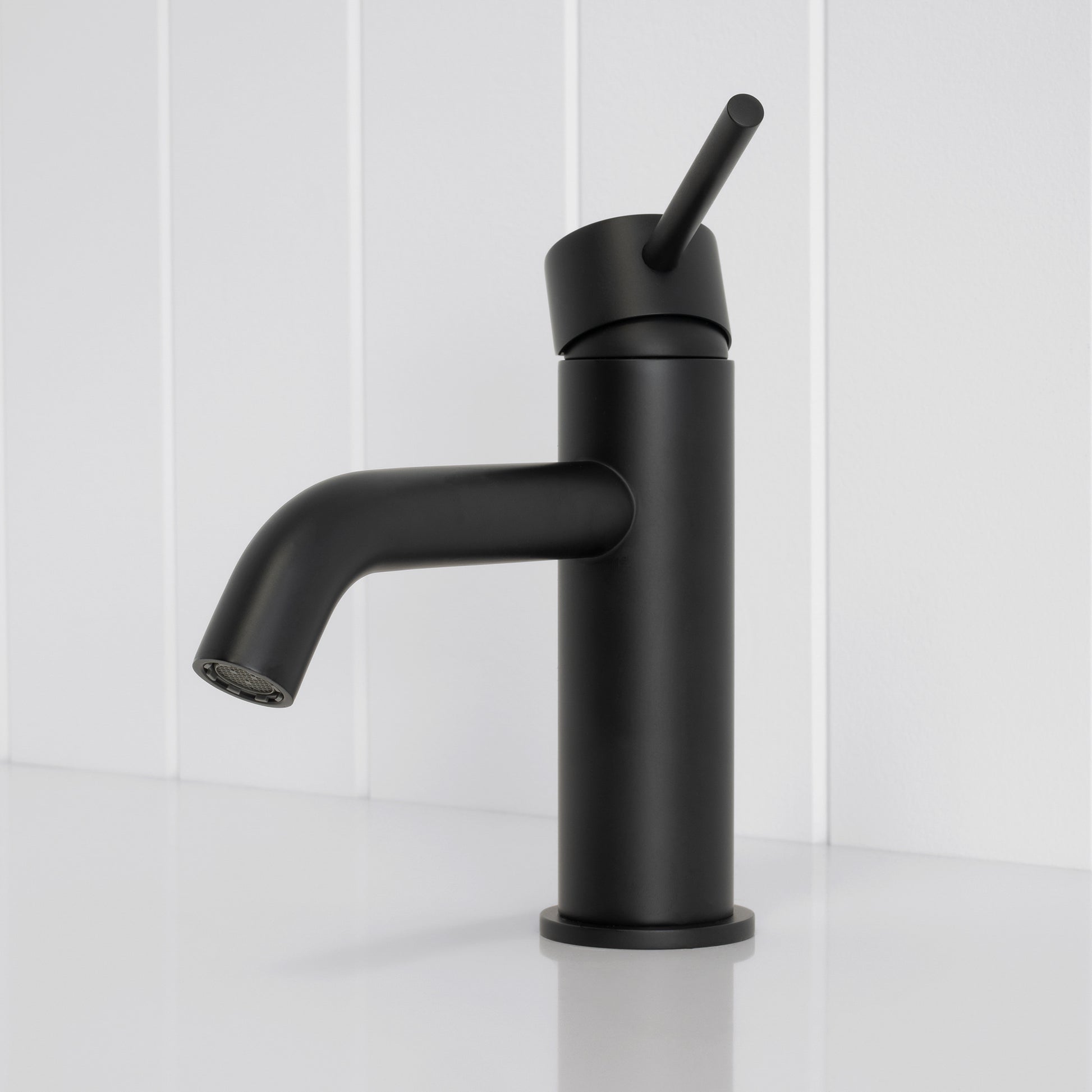 Vienna Short Basin Mixer Matte Black
