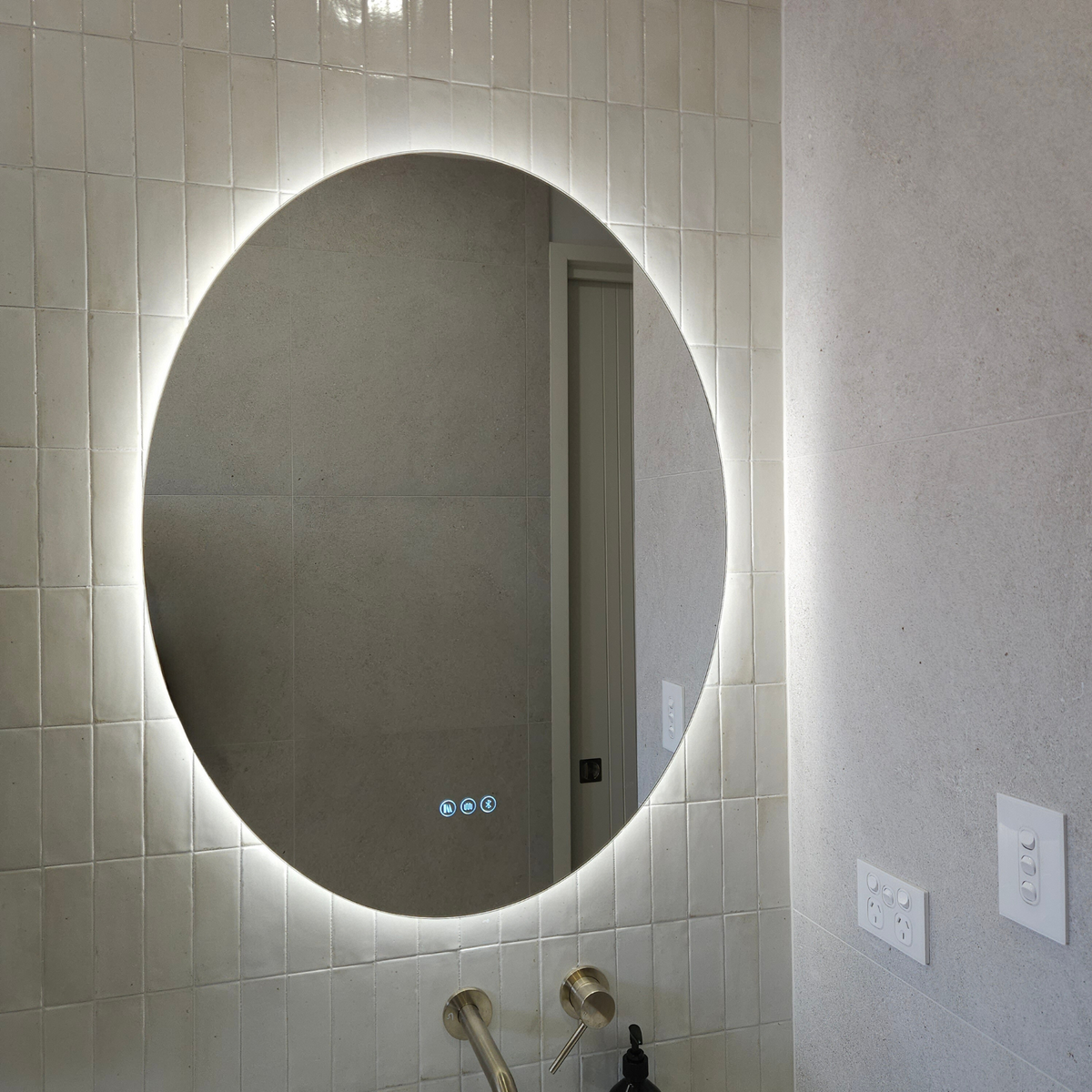 The Portofino (Lux edition) ~ Invogue Smart mirror