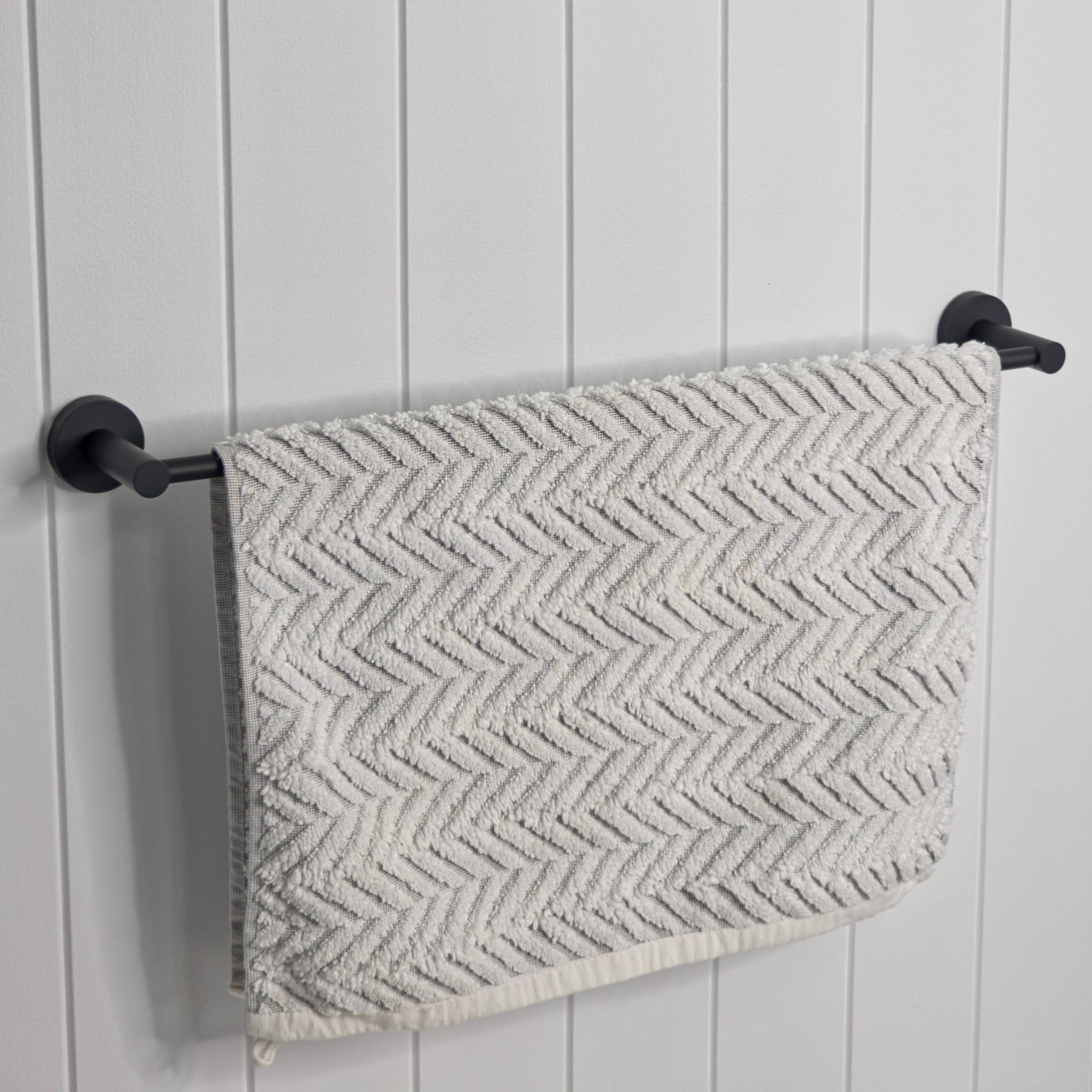 Provence 600mm Single Towel Rail Matte Black