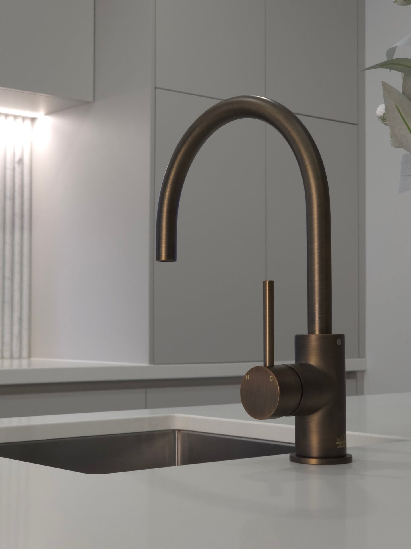 Como Kitchen Mixer Tap - Antique Brass