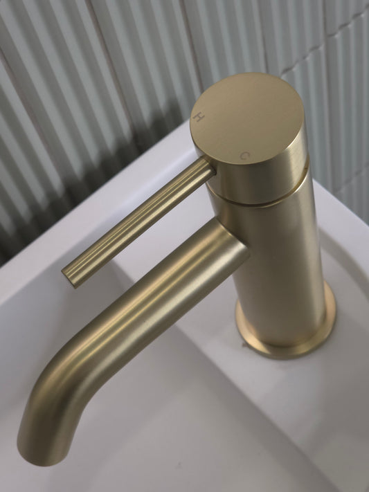 Vienna Short Basin Mixer Brushed Brass