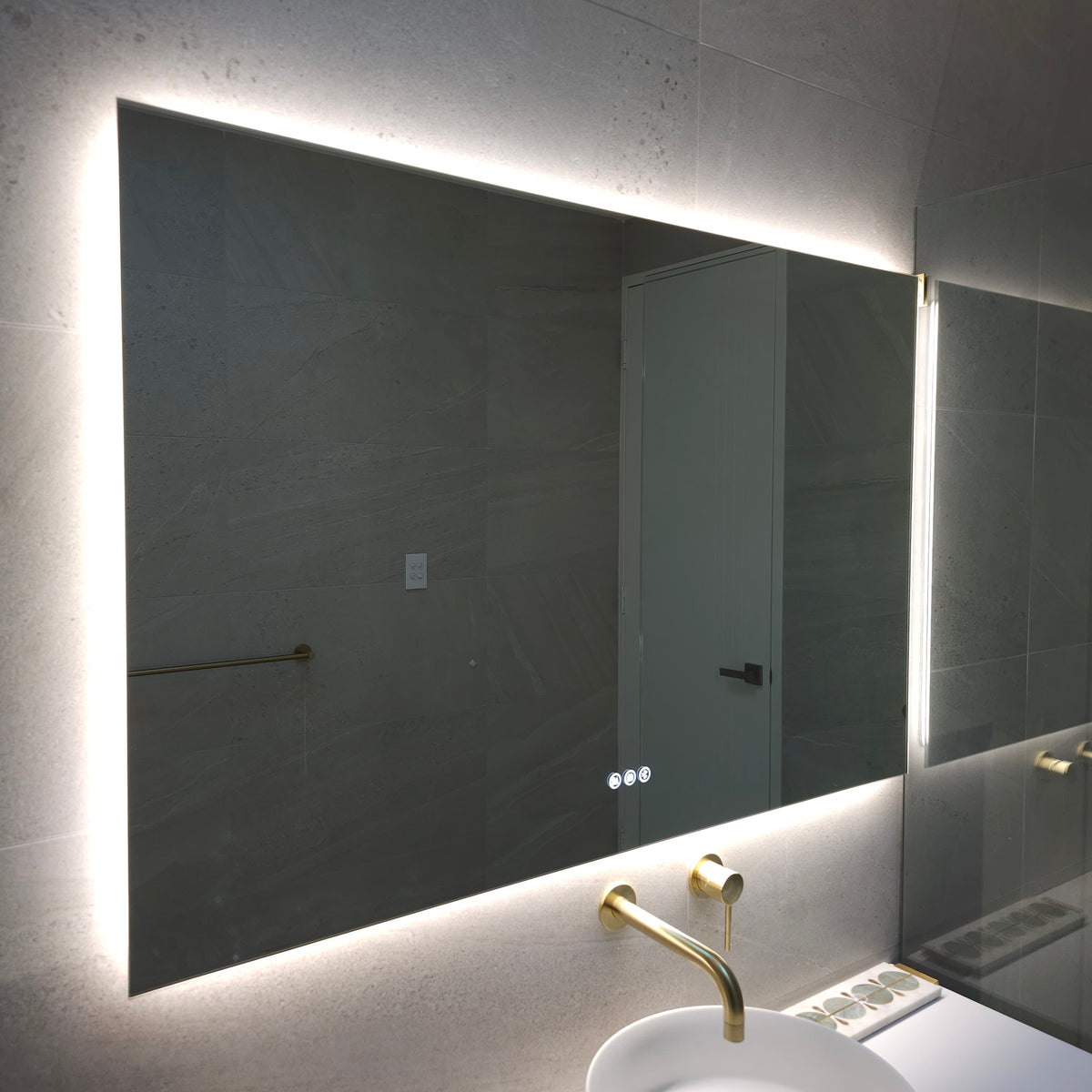 The Venice ~ (Lux edition) ~ Invogue Smart mirror