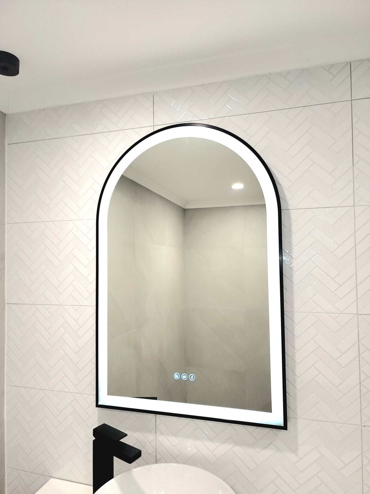 The Framed Positano ~ (Lux edition) ~ Invogue Smart mirror